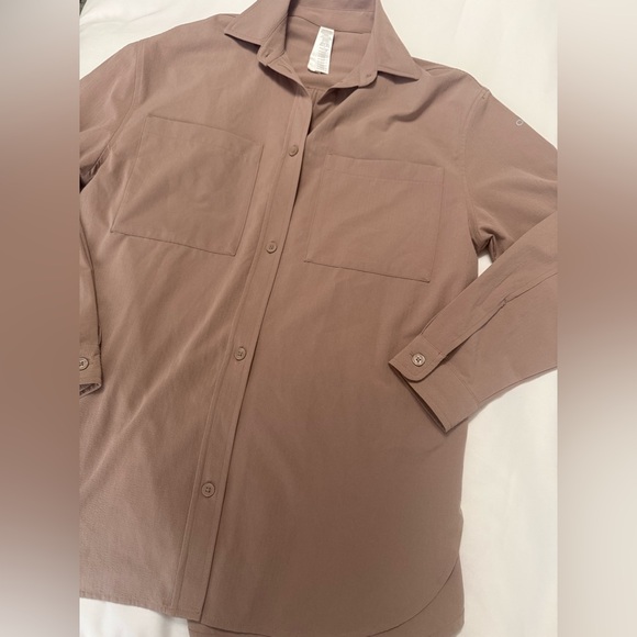 ALO Yoga Dreamscape Button Down Long Sleeve - Picture 5 of 9